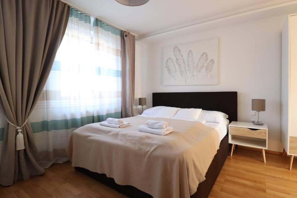 וינה Brilliant View: Balcony Home, Modern, Stylish And Newly Renovated מראה חיצוני תמונה